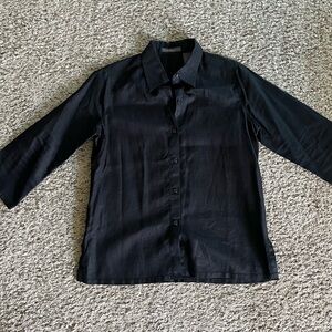 Liz Claiborne- Black Collared Button-Down Shirt - Size Medium
